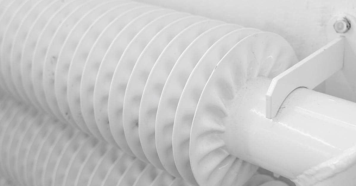 découvrez les causes courantes du bruit de votre chaudière et comment y remédier efficacement pour un chauffage silencieux et optimal.