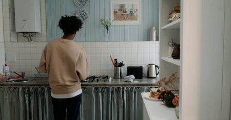 découvrez les causes courantes du bruit de chaudière et des solutions efficaces pour y remédier rapidement et retrouver un chauffage silencieux.