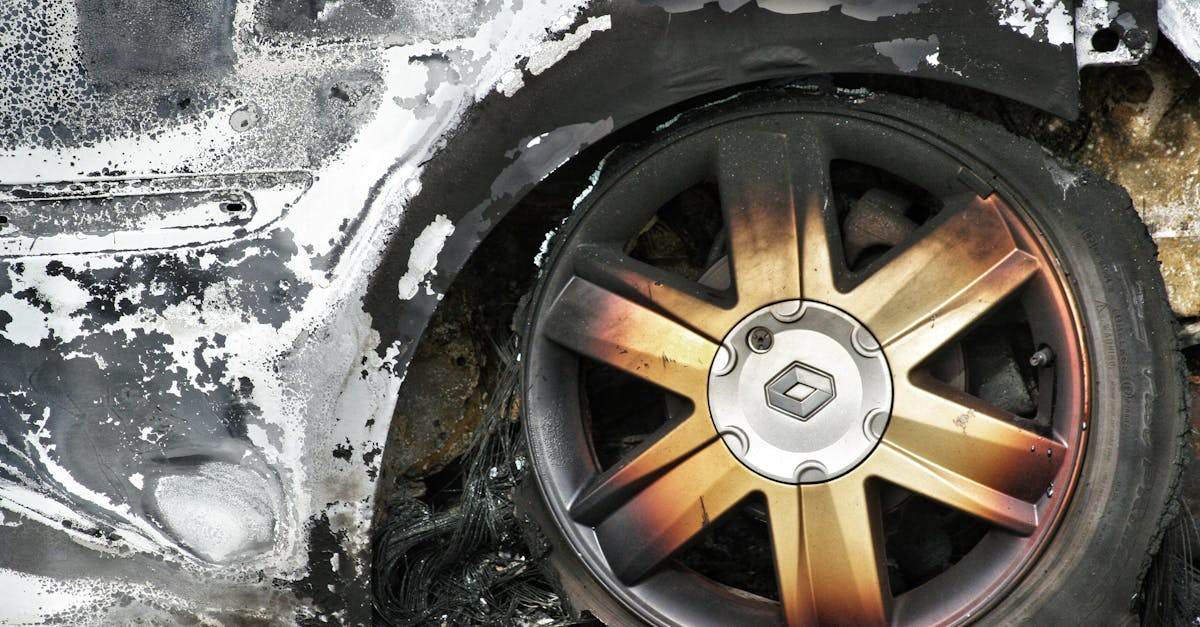 découvrez comment déposer une réclamation d'assurance en cas de vandalisme sur votre voiture et protégez-vous contre les dommages imprévus.