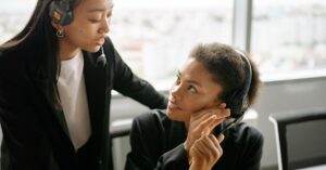 découvrez l'importance des retours clients pour améliorer vos produits et services, renforcer la satisfaction client et optimiser votre stratégie commerciale.