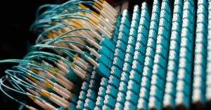 découvrez les solutions de connexion en fibre optique pour locataires, offrant une connexion internet rapide et fiable adaptée à vos besoins résidentiels ou professionnels.