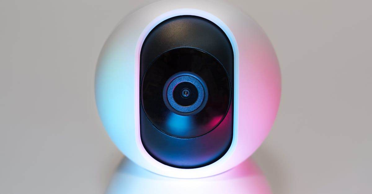 découvrez nos solutions de surveillance à domicile pour protéger efficacement votre maison et assurer la sécurité de votre famille 24h/24.