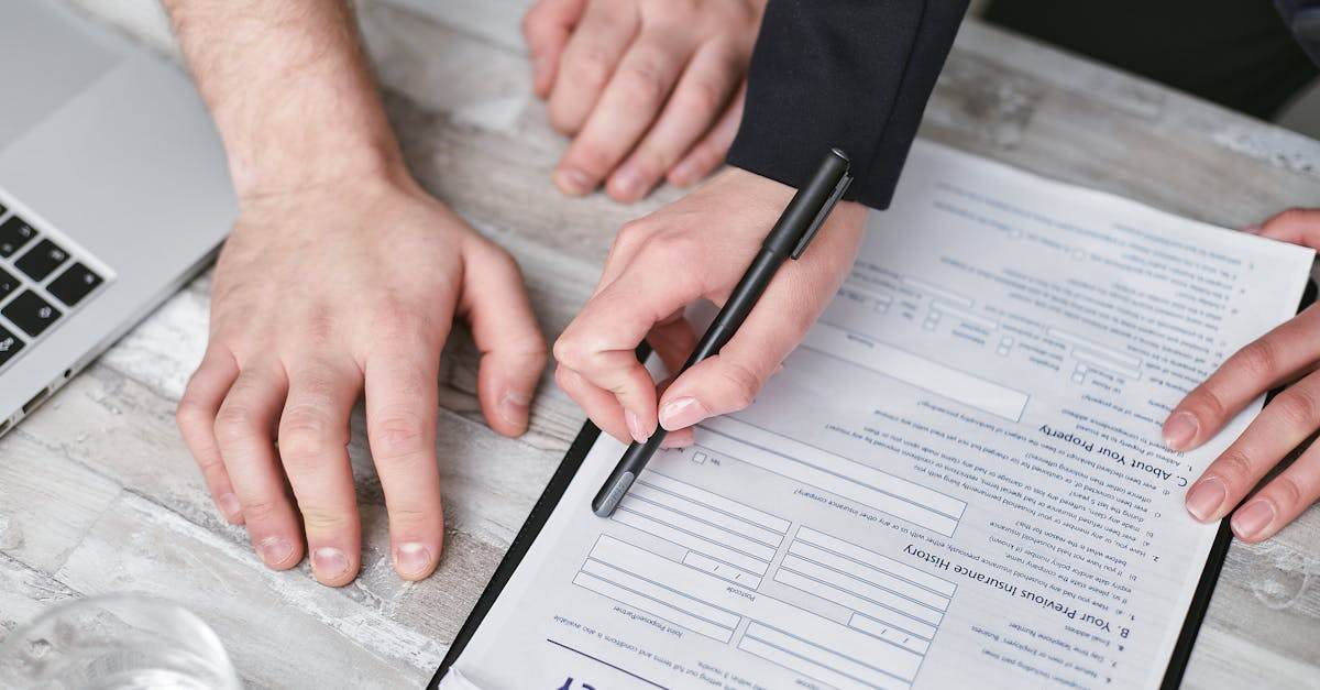 découvrez nos solutions d'assurance adaptées à vos besoins pour protéger votre avenir, votre famille et vos biens en toute sérénité.