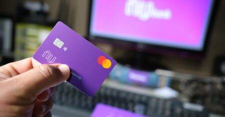 découvrez les avantages exclusifs de la mastercard world elite : assurances premium, accès aux salons vip, services personnalisés et bien plus pour une expérience privilégiée.