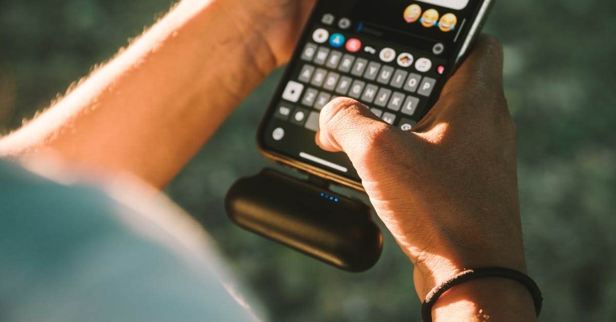 découvrez nos chargeurs sans fil rapides et pratiques, compatibles avec tous vos appareils pour une recharge facile et sans encombrement de câbles.