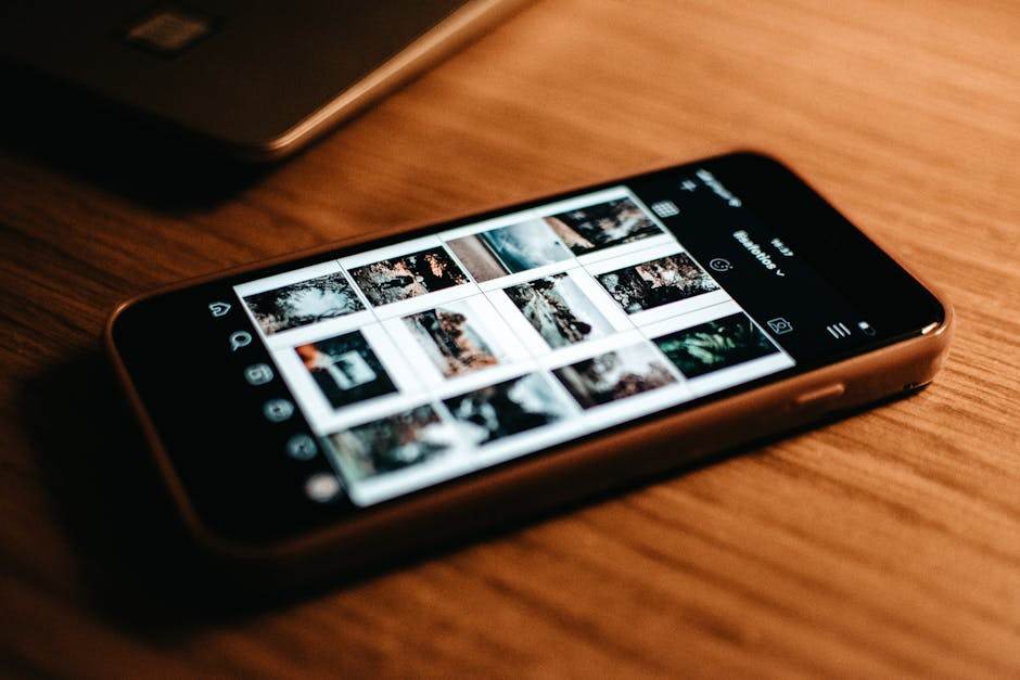 Digital property inspection with photos on a smartphone and checklist