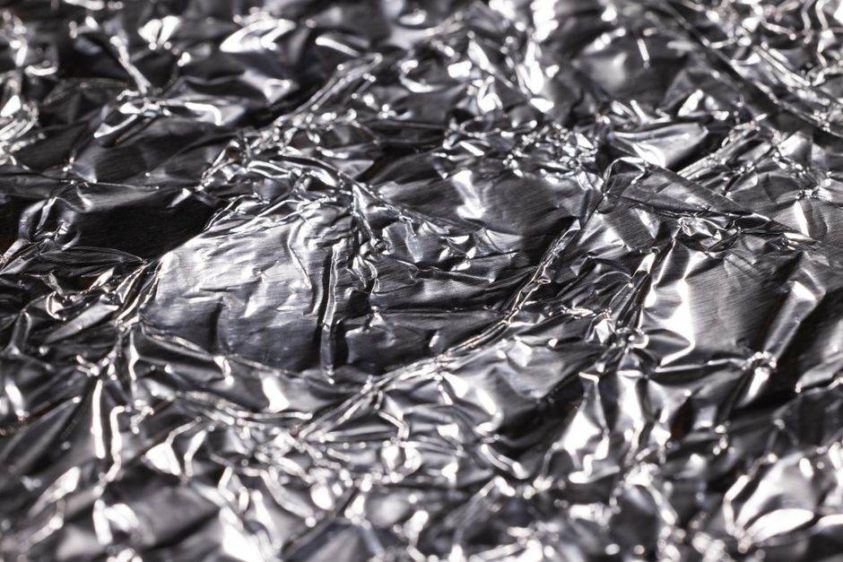 Thermal insulation foil roll for behind radiator installation