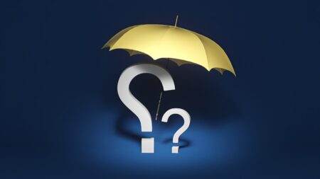 Assurance emprunteur et mi-temps thérapeutique : ce que votre contrat dit vraiment de vous a yellow umbrella with a question mark underneath it