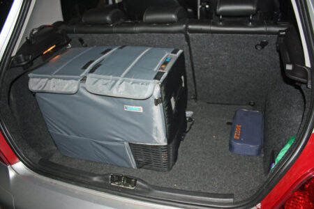 Recharge rapide : pourquoi la cellule fixe la limite Waeco CFDZ Dual Zone Fridge in the car boot